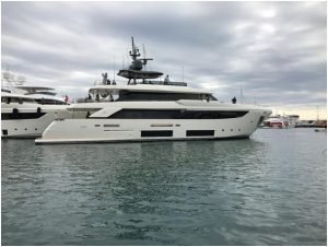Custom Line Navetta 33