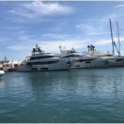 Custom Line Navetta 33