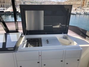 Ferretti 850