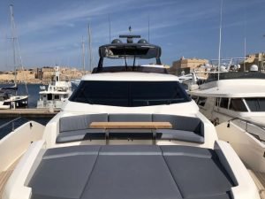 Ferretti 850